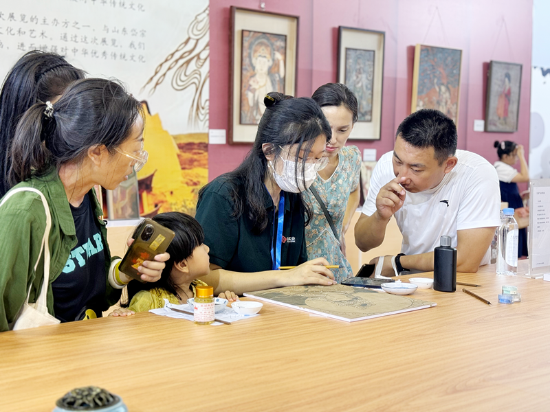 沉浸式國潮泥版畫展亮相第32屆書博會